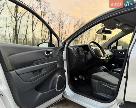 Серый Рено Каптур, объемом двигателя 0 л и пробегом 114 тыс. км за 8599 $, фото 16 на Automoto.ua