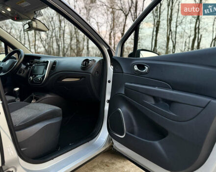 Серый Рено Каптур, объемом двигателя 0 л и пробегом 114 тыс. км за 8599 $, фото 36 на Automoto.ua