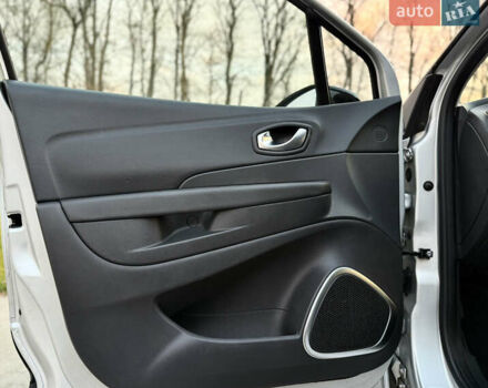 Серый Рено Каптур, объемом двигателя 0 л и пробегом 114 тыс. км за 8599 $, фото 17 на Automoto.ua