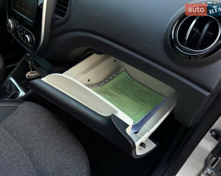 Серый Рено Каптур, объемом двигателя 0 л и пробегом 114 тыс. км за 8599 $, фото 53 на Automoto.ua