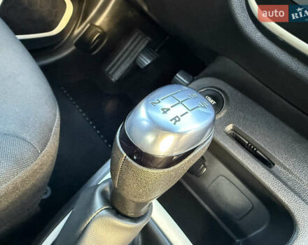 Серый Рено Каптур, объемом двигателя 1.5 л и пробегом 141 тыс. км за 14399 $, фото 57 на Automoto.ua