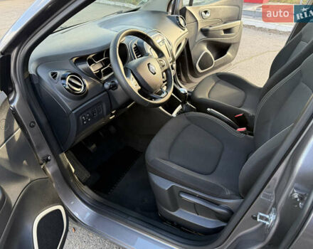 Серый Рено Каптур, объемом двигателя 1.5 л и пробегом 141 тыс. км за 14399 $, фото 66 на Automoto.ua