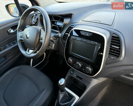 Серый Рено Каптур, объемом двигателя 1.5 л и пробегом 141 тыс. км за 14399 $, фото 56 на Automoto.ua