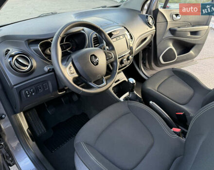 Серый Рено Каптур, объемом двигателя 1.5 л и пробегом 141 тыс. км за 14399 $, фото 67 на Automoto.ua