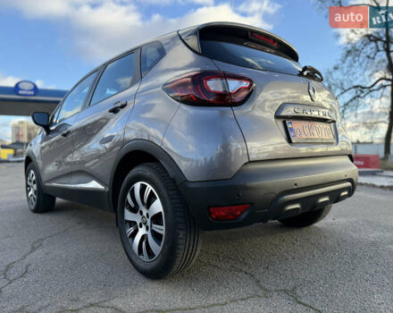 Серый Рено Каптур, объемом двигателя 1.5 л и пробегом 141 тыс. км за 14399 $, фото 24 на Automoto.ua