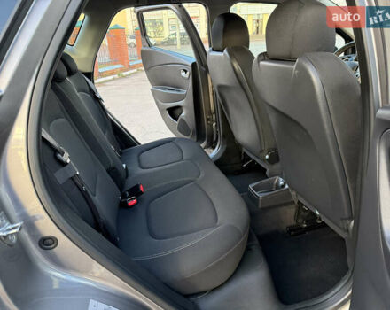 Серый Рено Каптур, объемом двигателя 1.5 л и пробегом 141 тыс. км за 14399 $, фото 5 на Automoto.ua