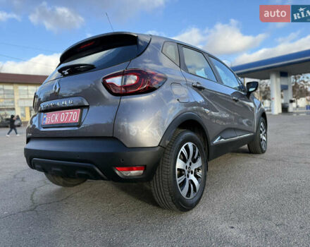 Серый Рено Каптур, объемом двигателя 1.5 л и пробегом 141 тыс. км за 14399 $, фото 19 на Automoto.ua