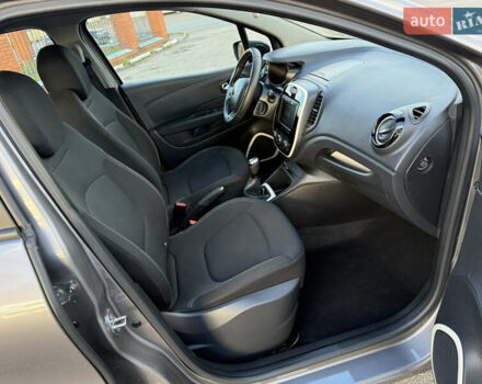 Серый Рено Каптур, объемом двигателя 1.5 л и пробегом 141 тыс. км за 14399 $, фото 42 на Automoto.ua