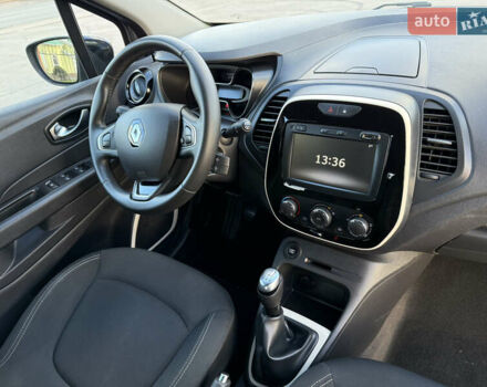 Серый Рено Каптур, объемом двигателя 1.5 л и пробегом 141 тыс. км за 14399 $, фото 46 на Automoto.ua