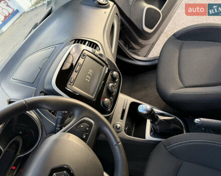 Серый Рено Каптур, объемом двигателя 1.5 л и пробегом 141 тыс. км за 14399 $, фото 64 на Automoto.ua