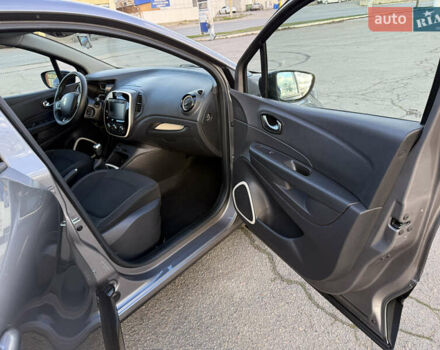 Серый Рено Каптур, объемом двигателя 1.5 л и пробегом 141 тыс. км за 14399 $, фото 50 на Automoto.ua