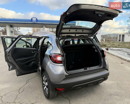 Серый Рено Каптур, объемом двигателя 1.5 л и пробегом 141 тыс. км за 14399 $, фото 113 на Automoto.ua