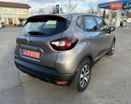Серый Рено Каптур, объемом двигателя 1.5 л и пробегом 141 тыс. км за 14399 $, фото 18 на Automoto.ua