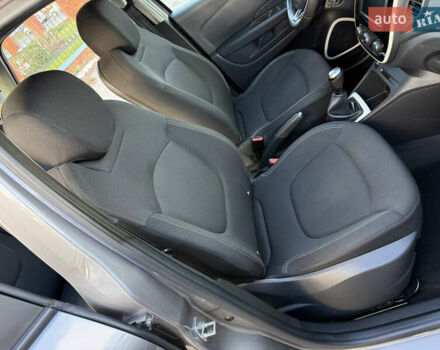 Серый Рено Каптур, объемом двигателя 1.5 л и пробегом 141 тыс. км за 14399 $, фото 52 на Automoto.ua