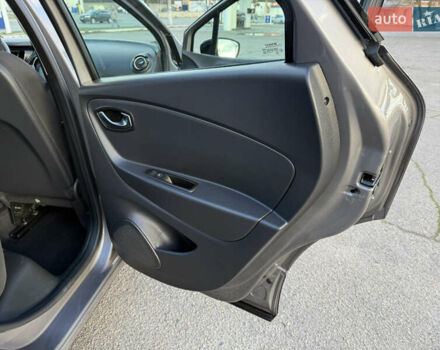 Серый Рено Каптур, объемом двигателя 1.5 л и пробегом 141 тыс. км за 14399 $, фото 47 на Automoto.ua