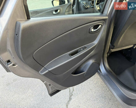 Серый Рено Каптур, объемом двигателя 1.5 л и пробегом 141 тыс. км за 14399 $, фото 68 на Automoto.ua