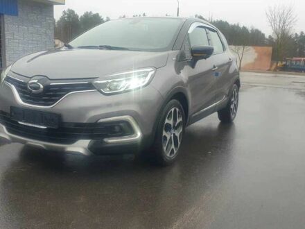 Сірий Рено Каптур, об'ємом двигуна 1.5 л та пробігом 40 тис. км за 14500 $, фото 1 на Automoto.ua