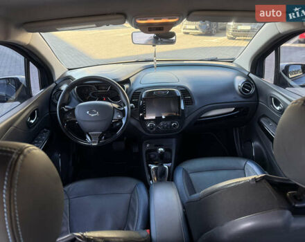 Синий Рено Каптур, объемом двигателя 1.5 л и пробегом 94 тыс. км за 11500 $, фото 47 на Automoto.ua