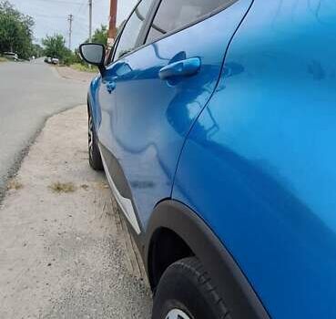 Синій Рено Каптур, об'ємом двигуна 1.2 л та пробігом 98 тис. км за 12300 $, фото 5 на Automoto.ua