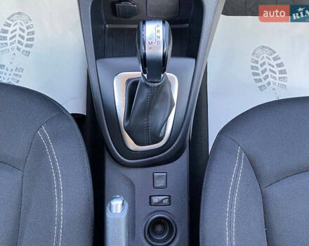 Рено Каптур 2018 у Житомирі на Automoto.ua Синій Рено Каптур, об'ємом двигуна 1.46 л та пробігом 220 тис. км за 11900 $, фото 11 на Automoto.ua