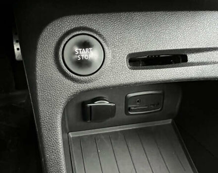 Синий Рено Каптур, объемом двигателя 1.5 л и пробегом 130 тыс. км за 15150 $, фото 78 на Automoto.ua