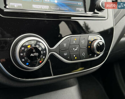 Синий Рено Каптур, объемом двигателя 1.5 л и пробегом 130 тыс. км за 15150 $, фото 67 на Automoto.ua