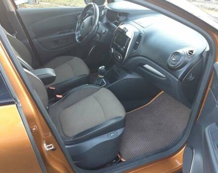 Оранжевый Рено Каптур, объемом двигателя 1.2 л и пробегом 63 тыс. км за 14000 $, фото 16 на Automoto.ua