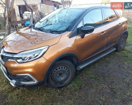 Оранжевый Рено Каптур, объемом двигателя 1.2 л и пробегом 63 тыс. км за 14000 $, фото 1 на Automoto.ua