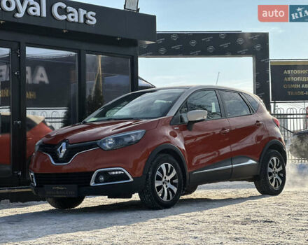 Оранжевый Рено Каптур, объемом двигателя 1.2 л и пробегом 80 тыс. км за 10800 $, фото 1 на Automoto.ua