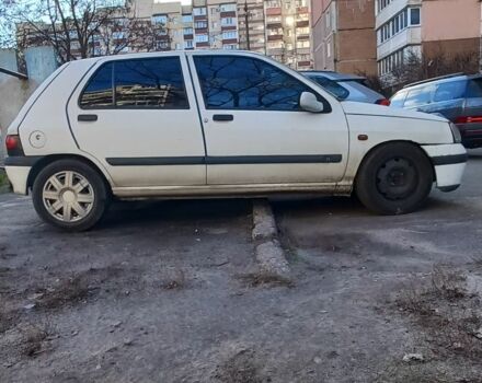 Белый Рено Клио, объемом двигателя 1.2 л и пробегом 312 тыс. км за 594 $, фото 2 на Automoto.ua