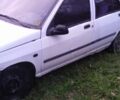 Рено Клио 1992 в Коростене на Automoto.ua Белый Рено Клио, объемом двигателя 1.2 л и пробегом 250 тыс. км за 715 $, фото 1 на Automoto.ua