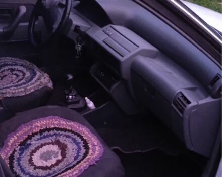 Рено Клио 1992 в Коростене на Automoto.ua Белый Рено Клио, объемом двигателя 1.2 л и пробегом 250 тыс. км за 715 $, фото 2 на Automoto.ua