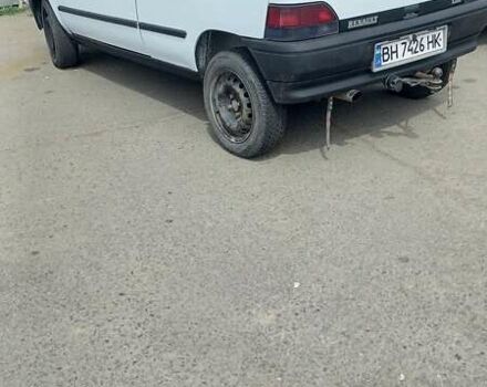 Белый Рено Клио, объемом двигателя 1.17 л и пробегом 390 тыс. км за 2500 $, фото 2 на Automoto.ua