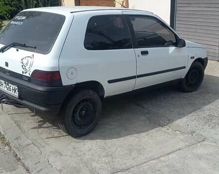 Белый Рено Клио, объемом двигателя 1.17 л и пробегом 390 тыс. км за 2500 $, фото 4 на Automoto.ua