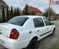 Белый Рено Клио, объемом двигателя 1.39 л и пробегом 349 тыс. км за 1400 $, фото 4 на Automoto.ua