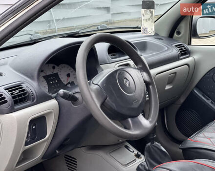 Белый Рено Клио, объемом двигателя 1.4 л и пробегом 346 тыс. км за 2450 $, фото 19 на Automoto.ua