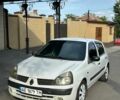 Белый Рено Клио, объемом двигателя 1.4 л и пробегом 239 тыс. км за 3800 $, фото 1 на Automoto.ua
