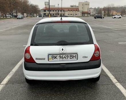 Білий Рено Кліо, об'ємом двигуна 1.15 л та пробігом 354 тис. км за 3200 $, фото 4 на Automoto.ua