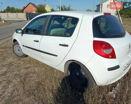 Білий Рено Кліо, об'ємом двигуна 1.5 л та пробігом 270 тис. км за 3950 $, фото 9 на Automoto.ua
