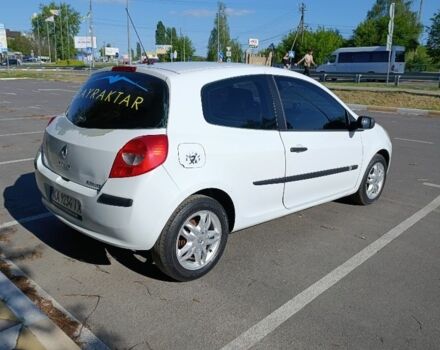 Белый Рено Клио, объемом двигателя 1.5 л и пробегом 310 тыс. км за 3300 $, фото 6 на Automoto.ua