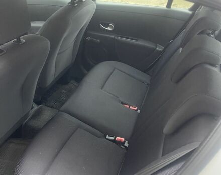 Белый Рено Клио, объемом двигателя 1.1 л и пробегом 174 тыс. км за 3400 $, фото 3 на Automoto.ua