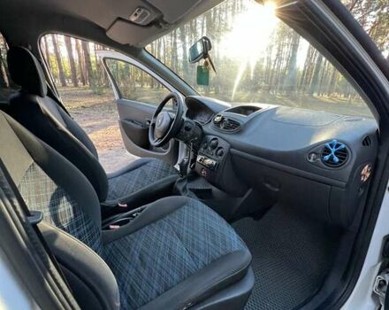 Білий Рено Кліо, об'ємом двигуна 1.46 л та пробігом 272 тис. км за 3700 $, фото 5 на Automoto.ua