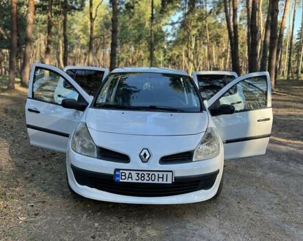 Білий Рено Кліо, об'ємом двигуна 1.46 л та пробігом 272 тис. км за 3700 $, фото 3 на Automoto.ua
