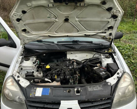 Рено Клио 2007 в Тернополе на Automoto.ua Белый Рено Клио, объемом двигателя 1.15 л и пробегом 213 тыс. км за 2600 $, фото 8 на Automoto.ua