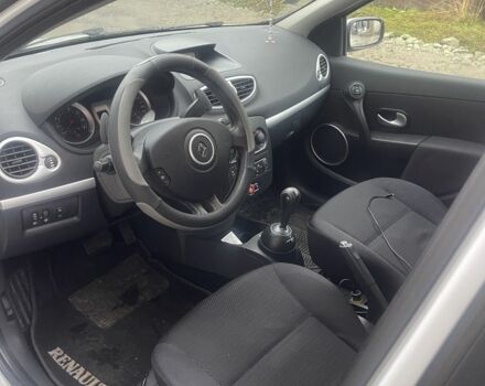 Белый Рено Клио, объемом двигателя 1.1 л и пробегом 174 тыс. км за 3400 $, фото 6 на Automoto.ua