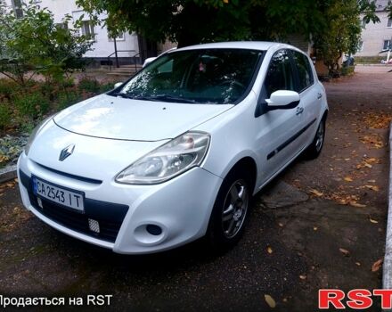 Білий Рено Кліо, об'ємом двигуна 1.5 л та пробігом 200 тис. км за 4800 $, фото 1 на Automoto.ua