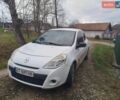 Белый Рено Клио, объемом двигателя 1.5 л и пробегом 305 тыс. км за 3999 $, фото 1 на Automoto.ua