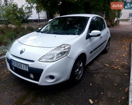 Білий Рено Кліо, об'ємом двигуна 1.5 л та пробігом 250 тис. км за 4500 $, фото 2 на Automoto.ua
