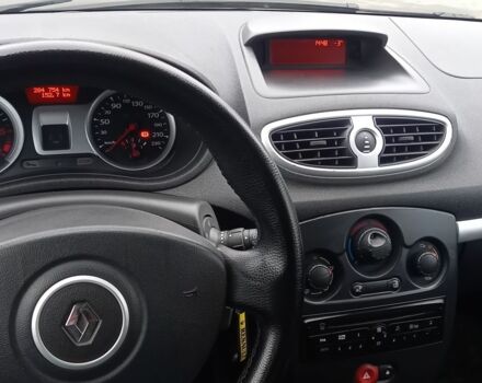 Рено Клио 2010 в Кременчуге на Automoto.ua Белый Рено Клио, объемом двигателя 0 л и пробегом 295 тыс. км за 5500 $, фото 7 на Automoto.ua