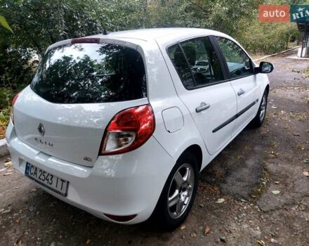 Білий Рено Кліо, об'ємом двигуна 1.5 л та пробігом 250 тис. км за 4500 $, фото 5 на Automoto.ua